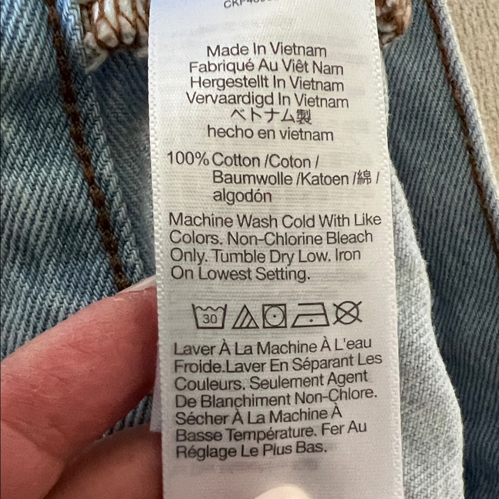 Madewell Relaxed Faded Blue Frayed Hem Jean Shorts NWOT Size 29 - Picture 5 of 11